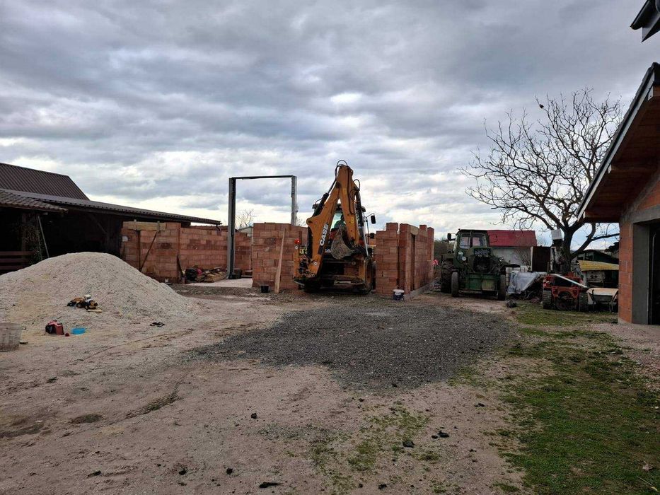 Inchiriez Buldoexcavator Case 590sr