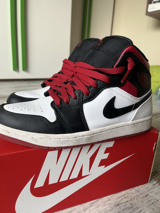 Jordan 1 mid red and white