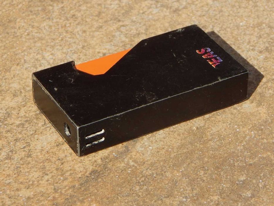 Bricheta C&C metalica uzata veche