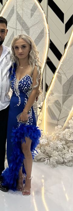 Rochie cu pietre si pene