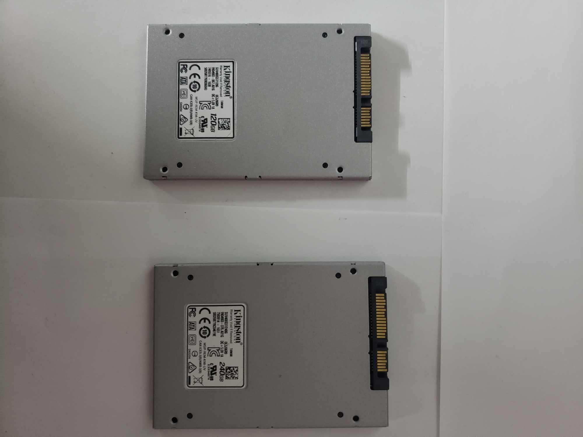 SSD Kingston de 240 GB si casete disc SSD