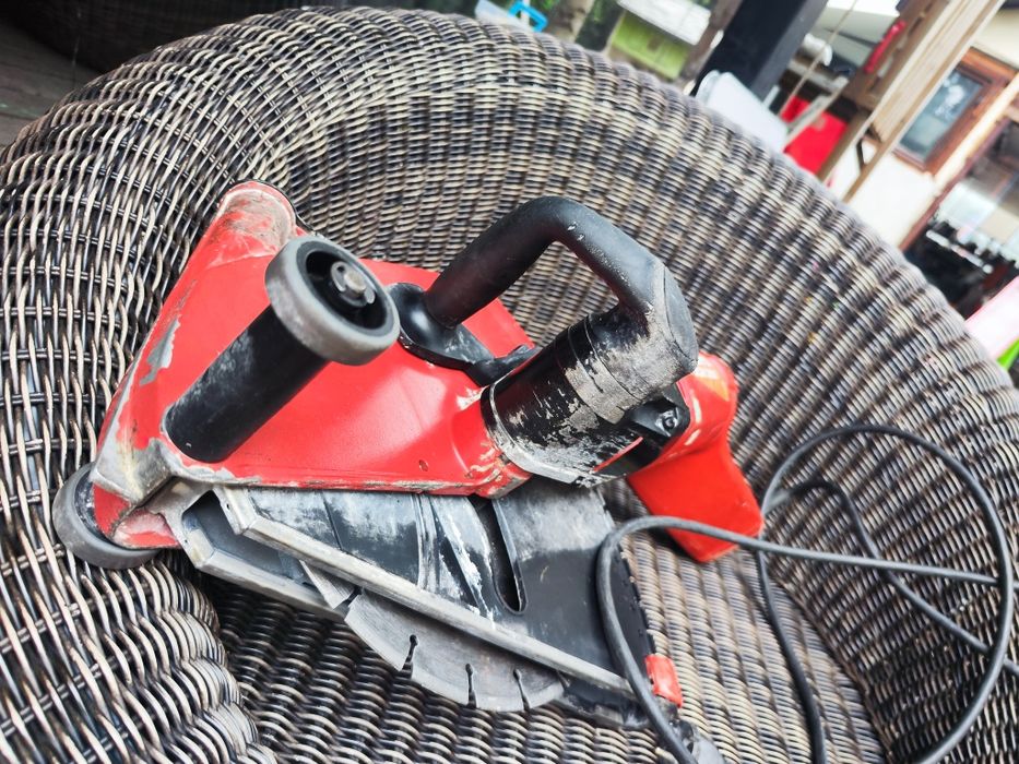 Hilti DCH 300 + Extractor DCH EX 300 Masina de taiat pereti