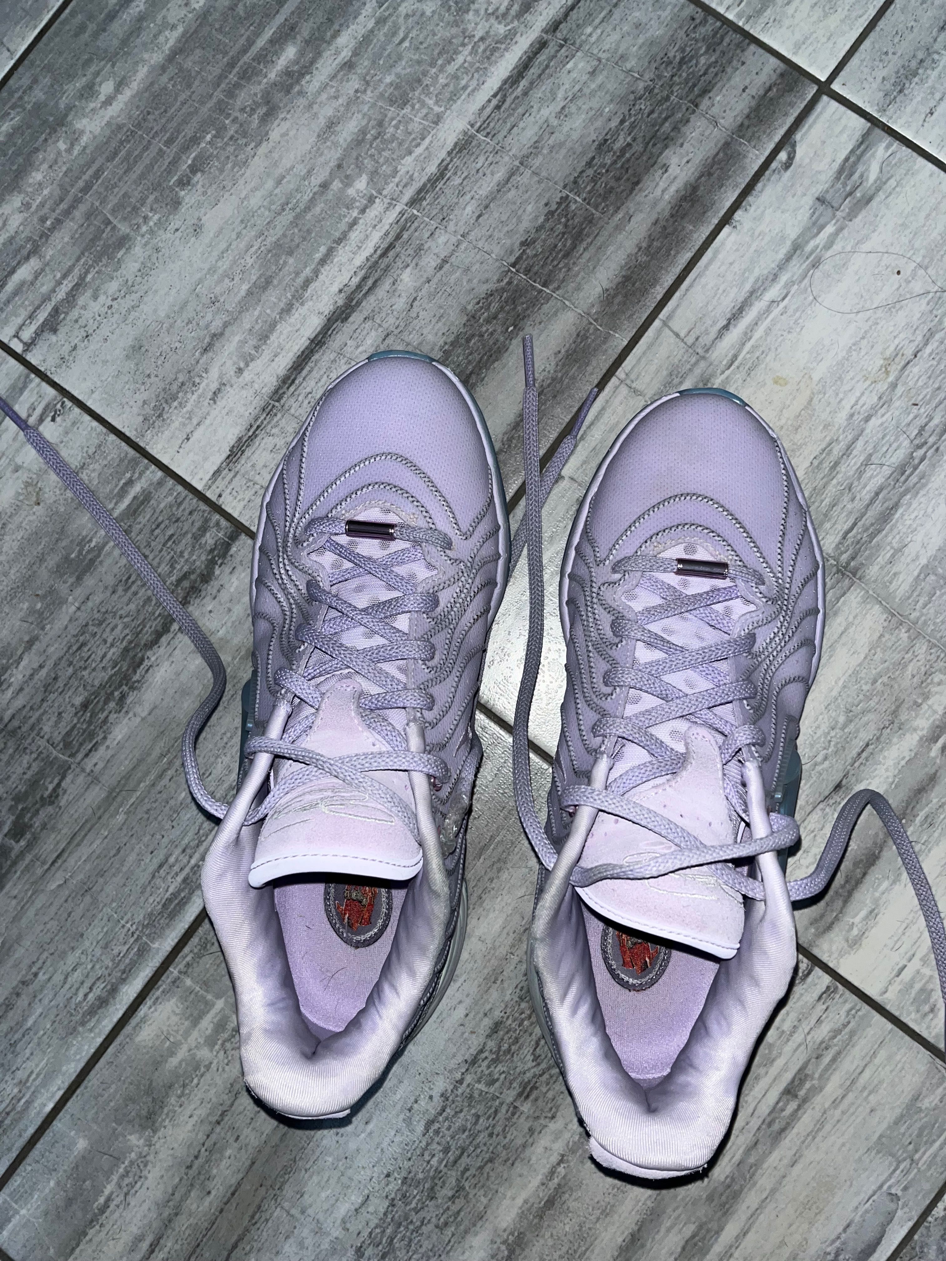 Баскетболни обувки LEBRON XXI Easter(ЧИСТО НОВИ) 44 номер