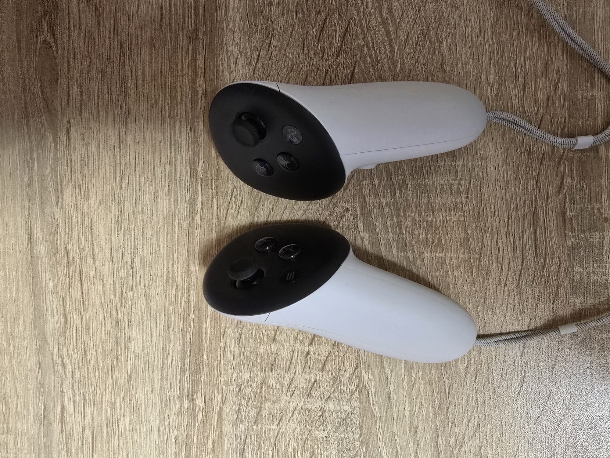 Vând MetaQuest 3s