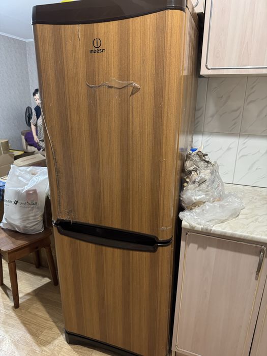 Продам холодильник