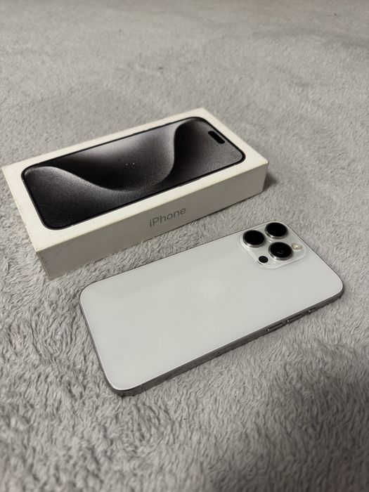 Vand iPhone 15 Pro Max impecabil