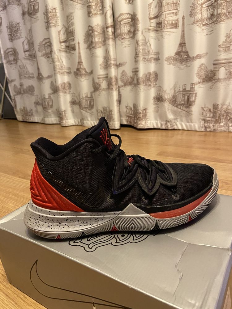 Nike Kyrie 5 mărime 44.5