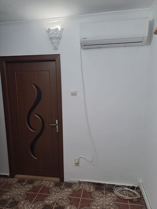 Vând apartament cu 4 camere în orașul Negru Vodă.
