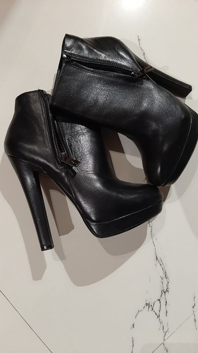 Ghetute Zara din piele naturala