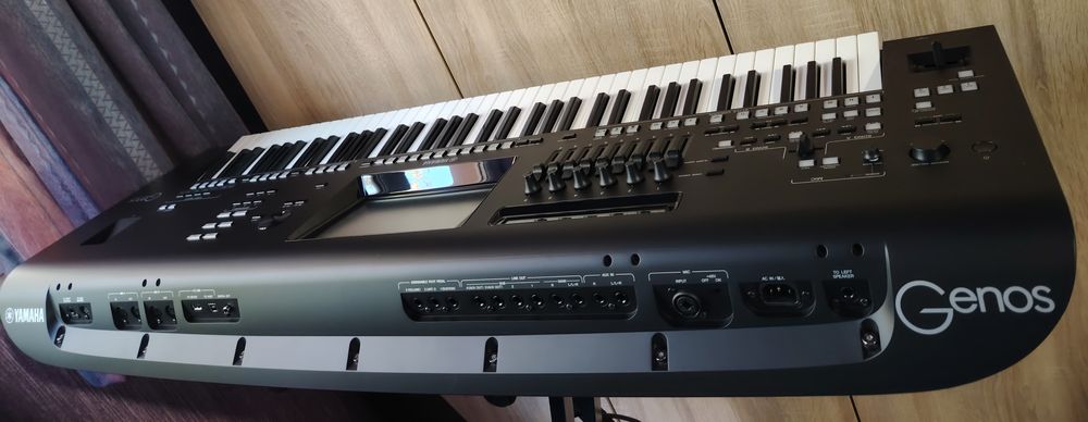 Yamaha Genos 76 клавиша