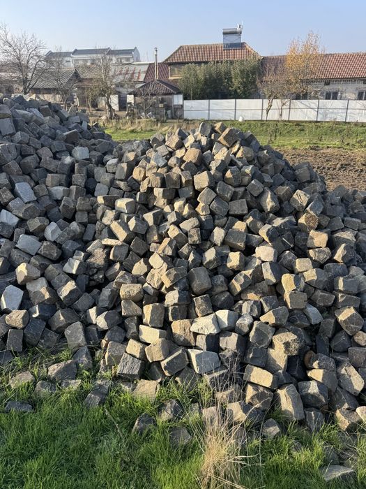 Piatra cubica granit