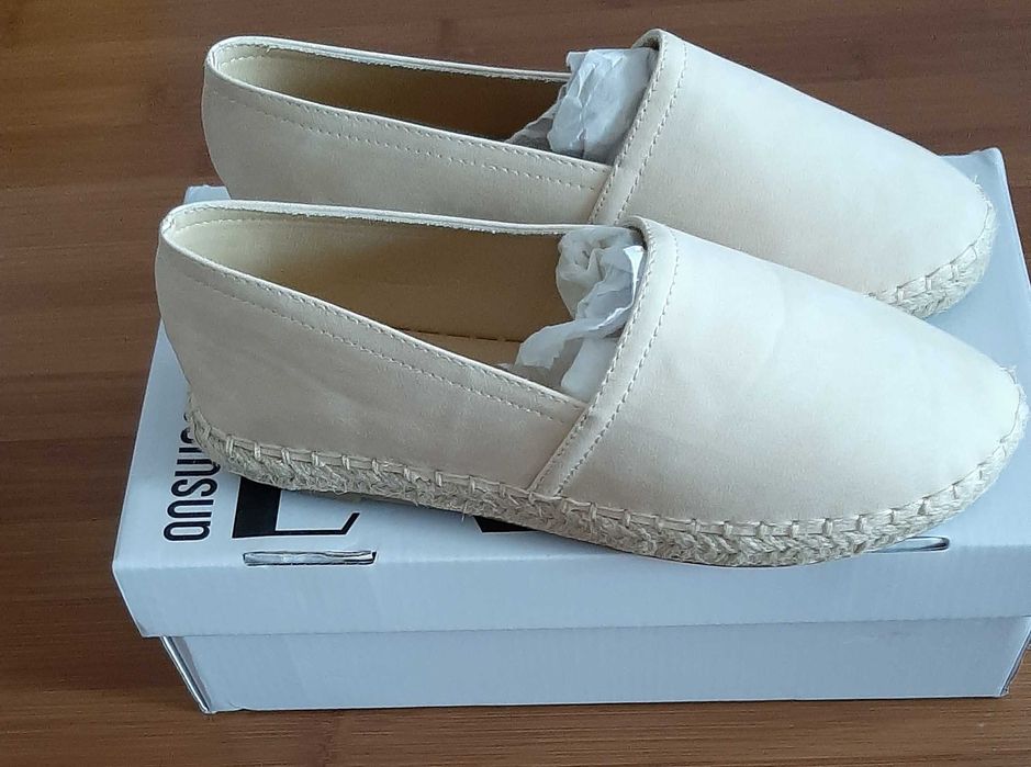 Бежови еспадрили