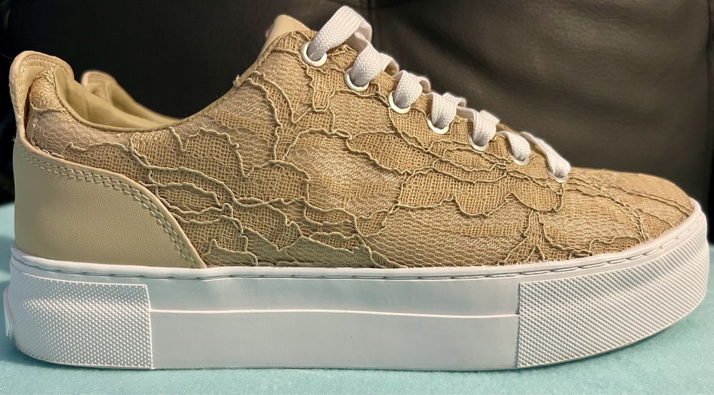 Adidași Guess dantelă mărimea 38