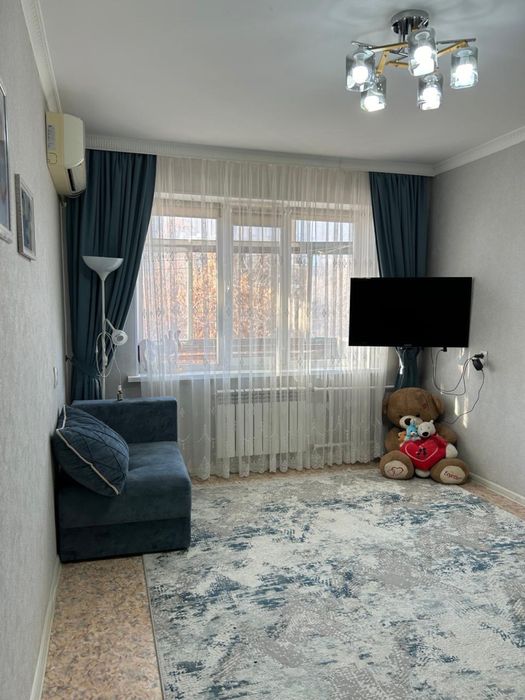 Продается 2-комнатная квартира, 8 мкр.