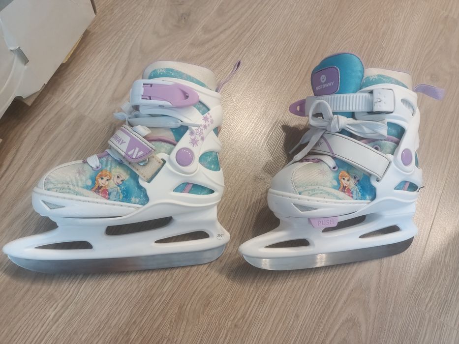 Коньки детские покупали в Спортмастере фирма nordway,