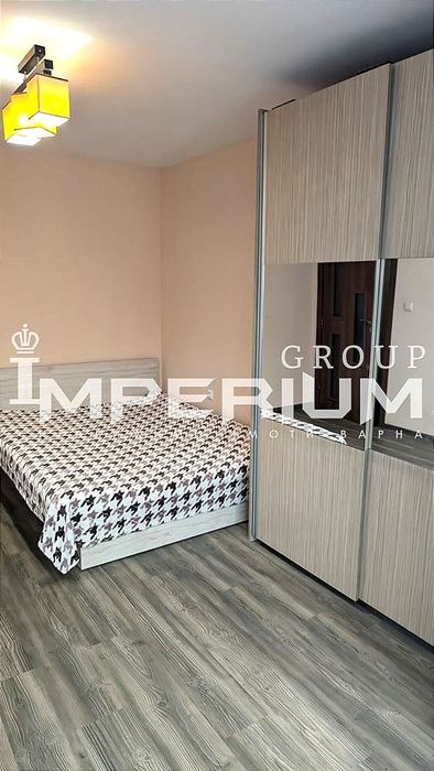 Двустаен обзаведен апартамент под наем в района на Колхозен пазар, гр