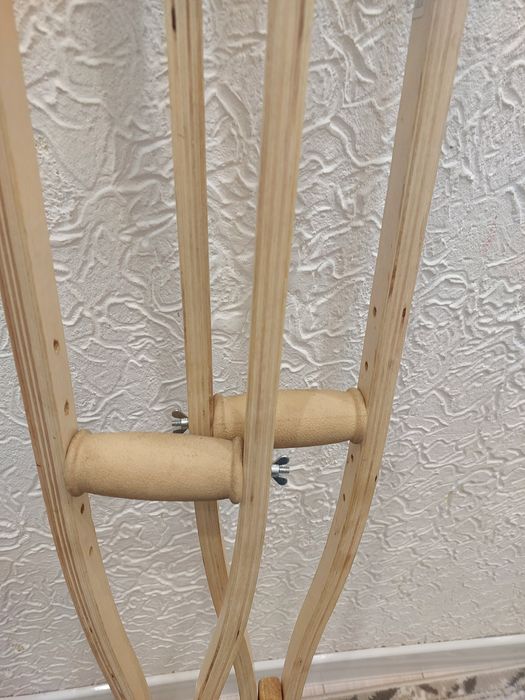 Продам костыли  деревянные