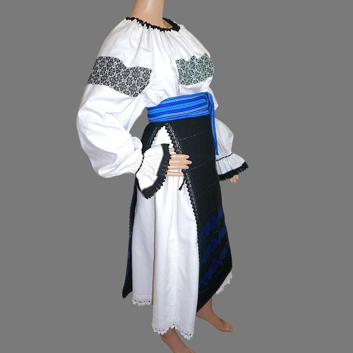 Costum popular autentic vechi din Transilvania , port popular XL-XXL