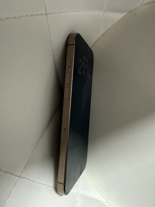 Iphone 16 pro max desert titanium