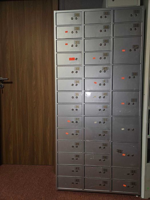 Метална сейф колона