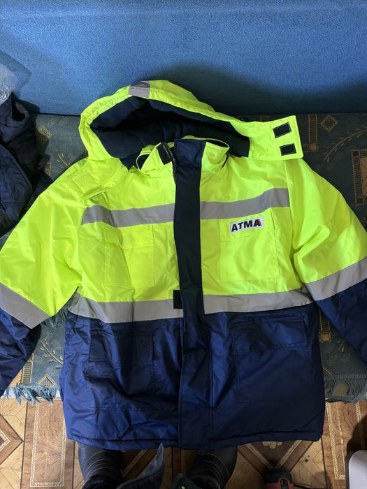 Продается новый зимний спецодежда. Вместе штанами.