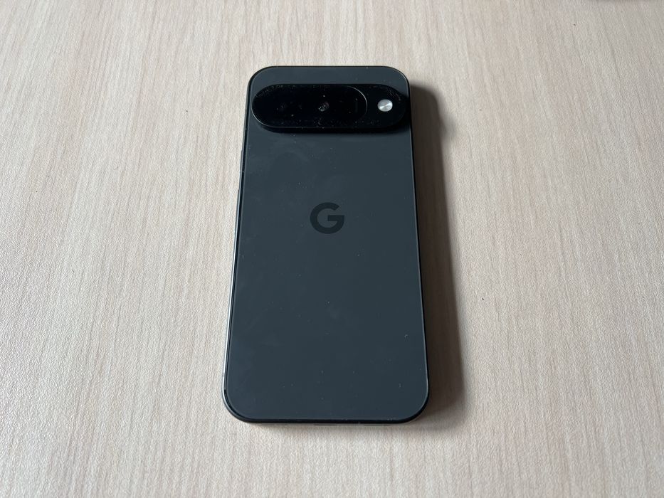 Продавам Google Pixel 10 256/12GB