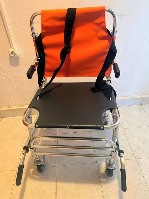 Носилка стол за качване и сваляне, евакуиране на хора по стълбища