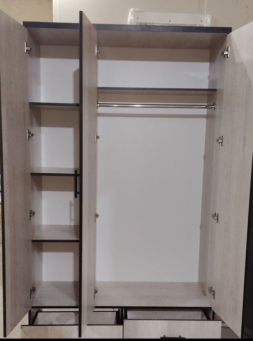 Срочна шкаф сотилади