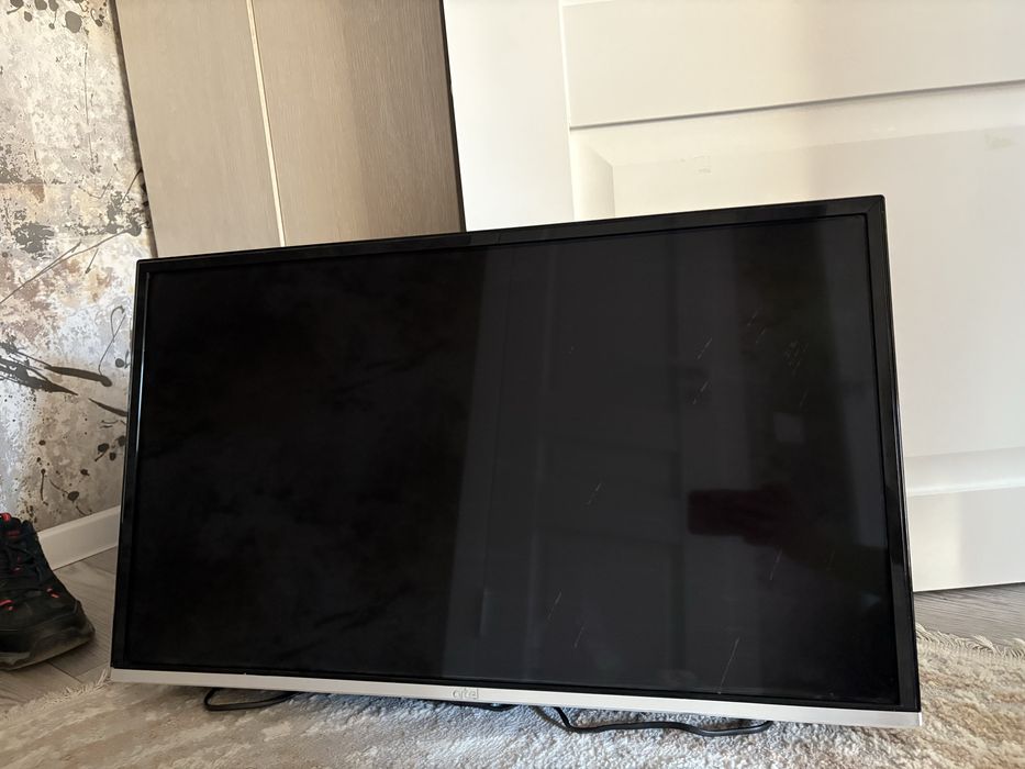 Продаю телевизор Артель.