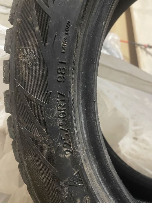 Шины на шипах  225х50х17 с дисками комплект