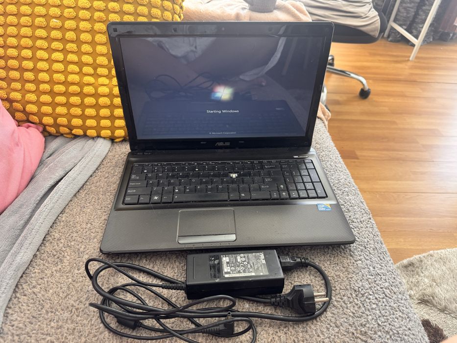 Laptop 2011 Asus k 52J