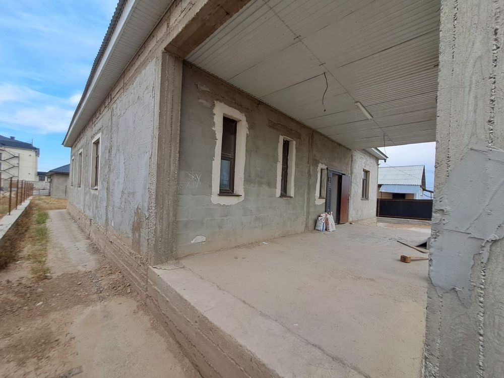 Срочно продам дом в мкр Бозарык от улицы Байдибек би 150 метров