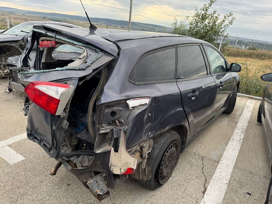 Dezmembrez / Dezmembrari / Piese / Accesorii Ford focus 3 1.6 tdci 95 cp t3db volan stanga