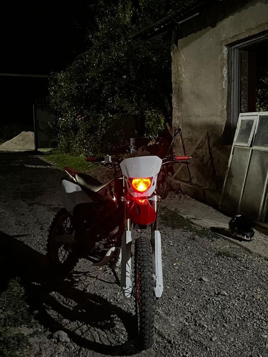 Проодам эндуро 06 или обмен на айфон