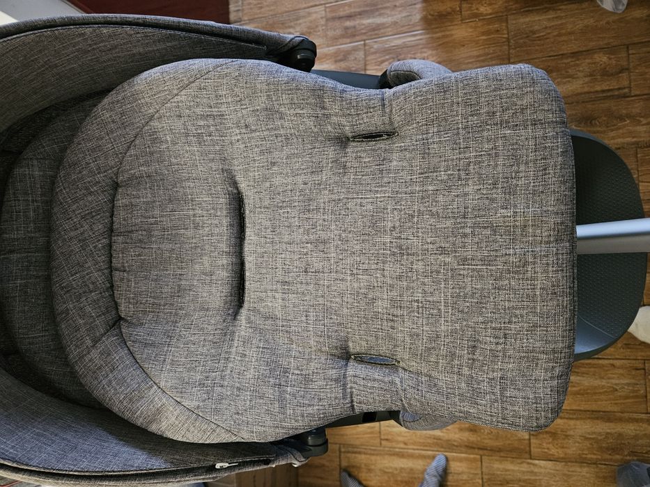 Carucior Stokke V5 gri melange - OFER SI HAINUTE IMPECABILE NOU NASCUT