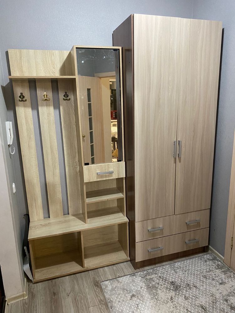 Продам шкаф в прихожую
