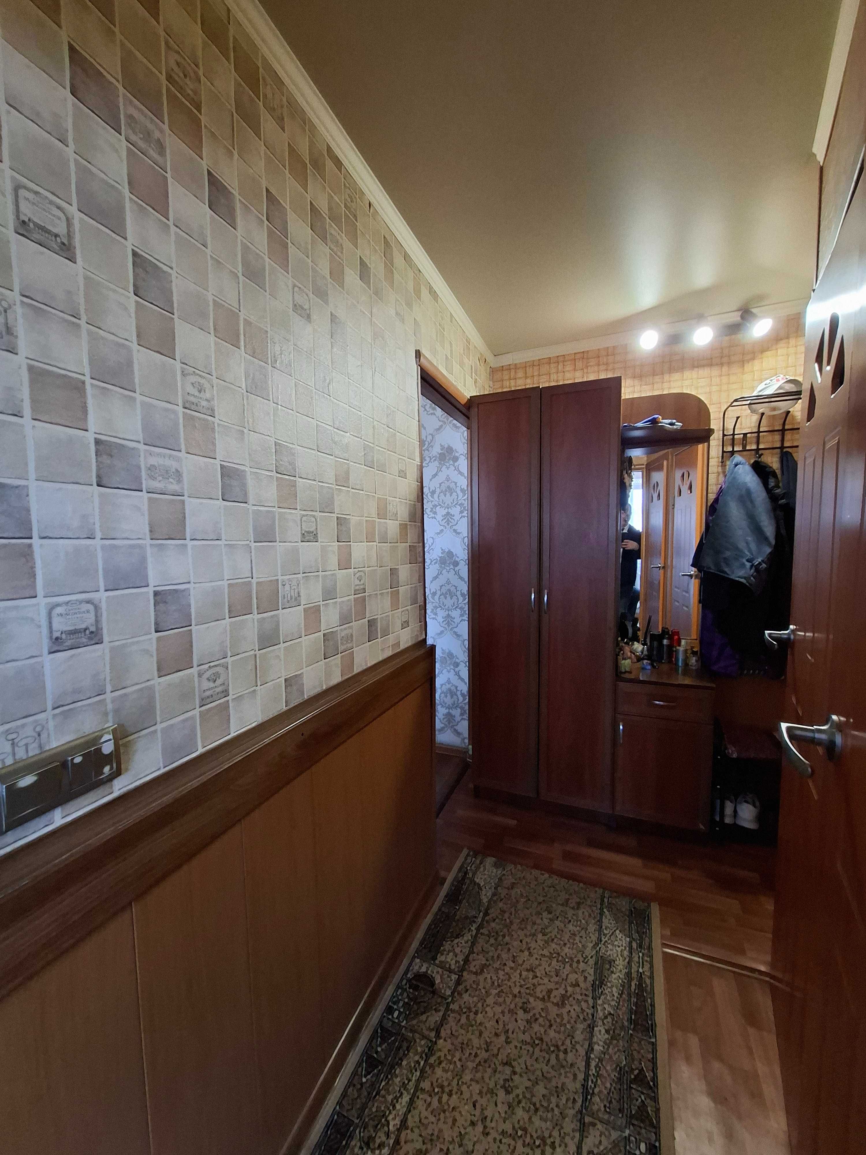 2 комн. квартира МАЙКУДУК 15 МКР. ДОМ 30 С хорошим ремонтом и мебелью.