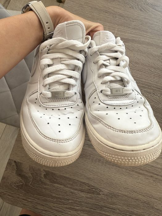 NIKE AIR FORCE номер 40  US7 UK6