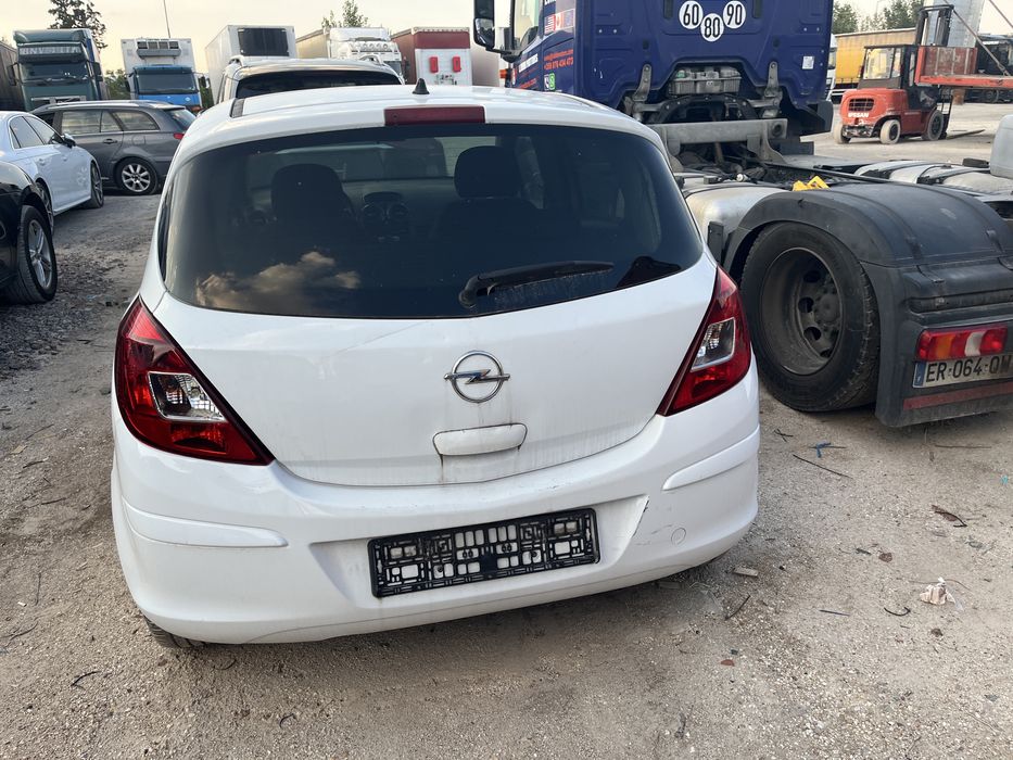 Opel Corsa на части