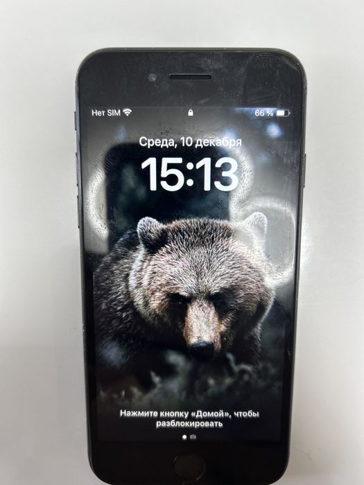 iPhone SE работает отлично не тупит