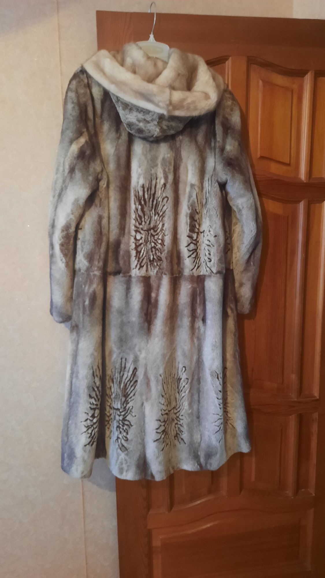 Продам норковую шубу