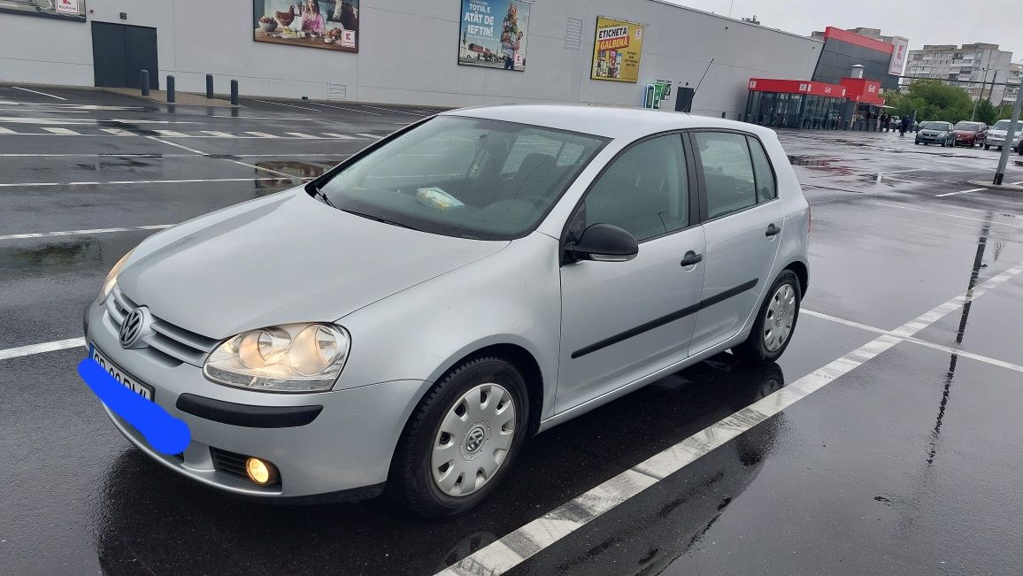 Vând Volkswagen golf 5 blue motion