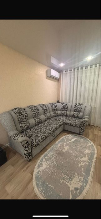 Диван после химчистки в отличном состоянии.