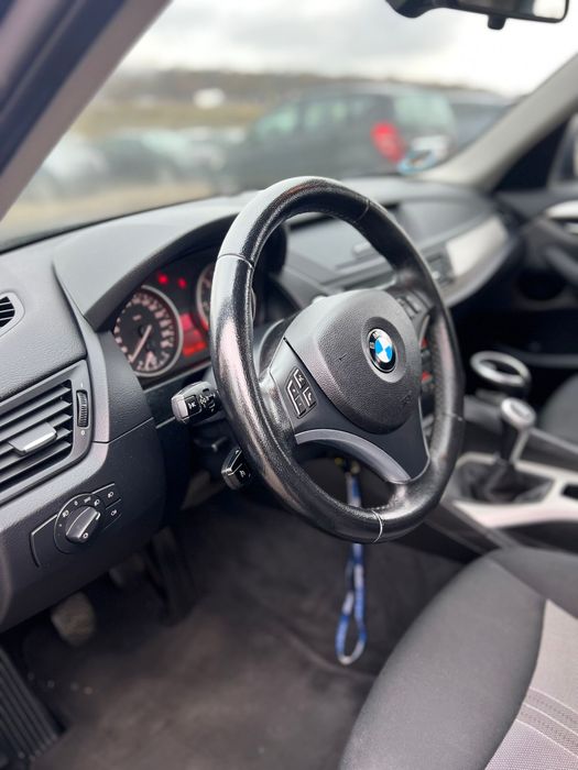 Bmw x1 2011 xenon angel eyes