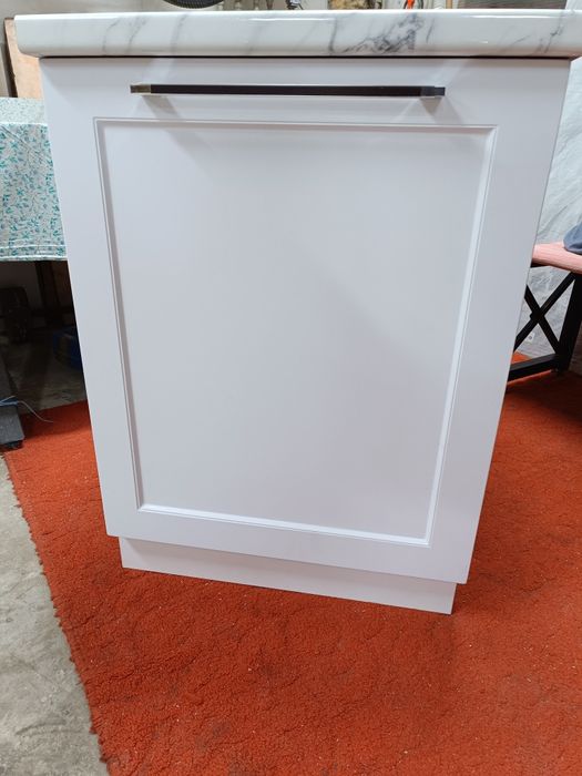 Шкаф, тумбочка..