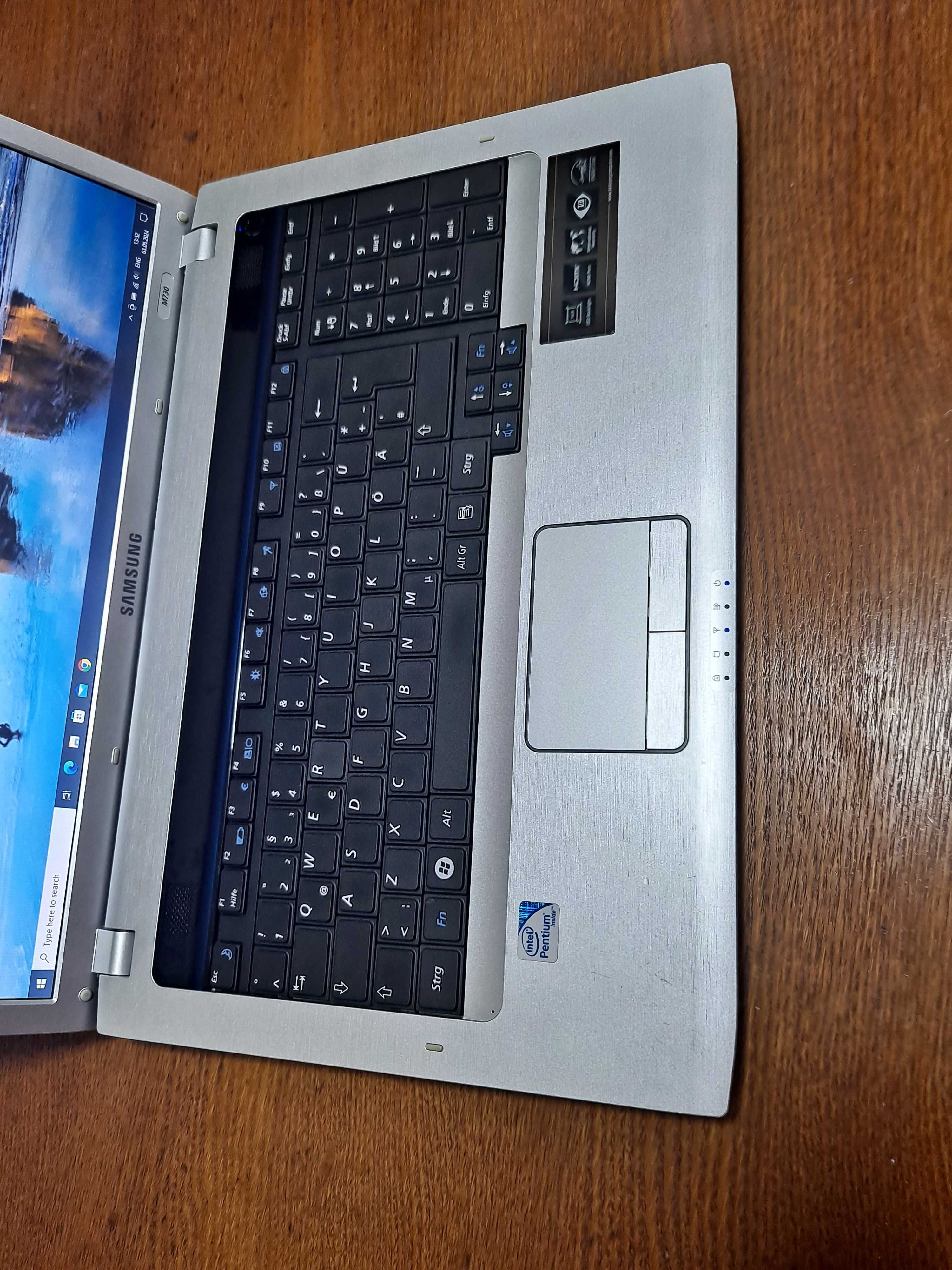 Vand laptop SAMSUNG / Procesor i5 ( 2,67 GHz ) / Ram 8GB / HDD 500 GB