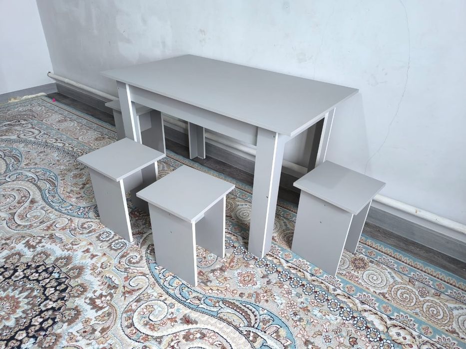 Стол Обеденный, Новый стол в Комплекте Табуретка по 2000 тг