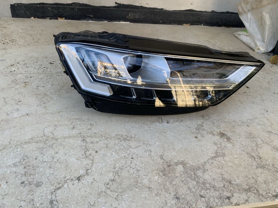 Far Dreapta Audi A8 4N 5D Matrix cod 4N0941036