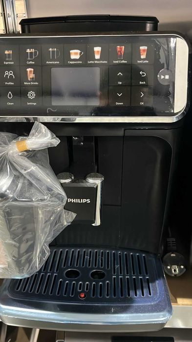 Продам кофемашину PHILIPS 5500 LATTE GO
