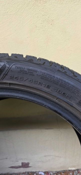 Vând anvelope de iarnă Goodyear- 245/45/18
